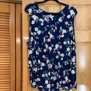 Croft & Barrow Navy Floral Blouse